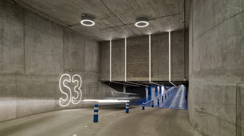 Estelas de movimiento. parking sede bbva, la vela, madrid | Premis FAD 2018 | Interior design