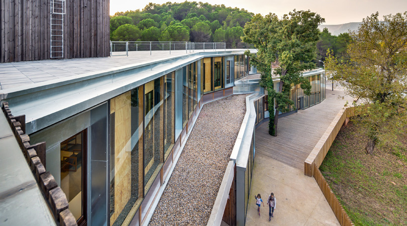 "el roure" community centre and "la ginesta" library | Premis FAD 2015 | Arquitectura