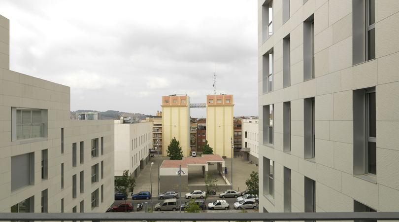 Complex residencial - comercial al centre de terrassa (96 habitatges) | Premis FAD 2010 | Arquitectura