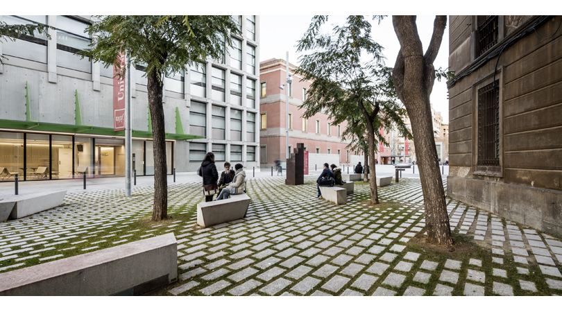 Accés al parc de recerca de la universitat pompeu fabra | Premis FAD 2017 | Ciudad y Paisaje
