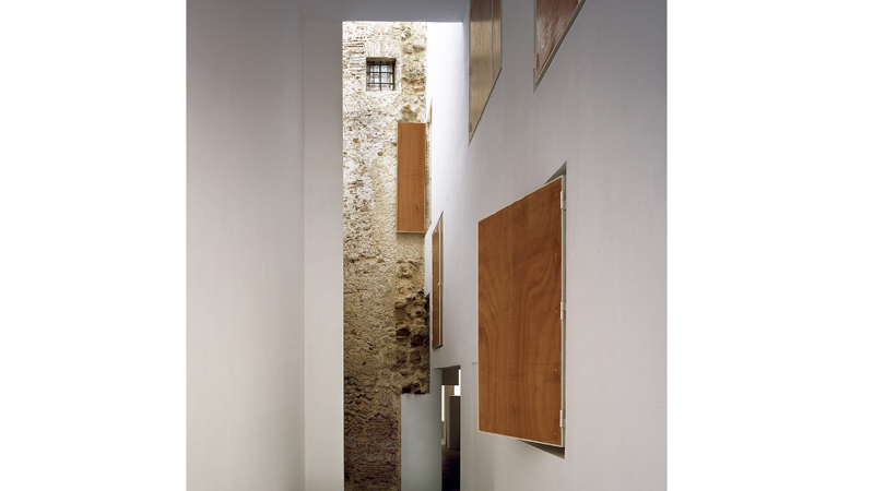 Rehabilitación de 5 viviendas y un local en el barrio del pópulo | Premis FAD 2008 | Arquitectura