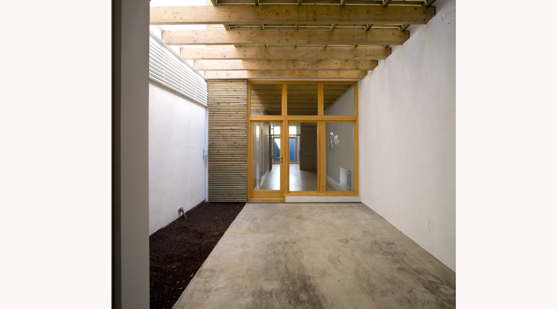 Casa unifamiliar entre mitgeres | Premis FAD 2007 | Arquitectura