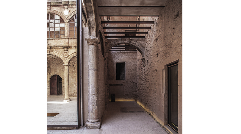 Recuperación del claustro del palau-castell. betxí | Premis FAD 2015 | Interiorismo