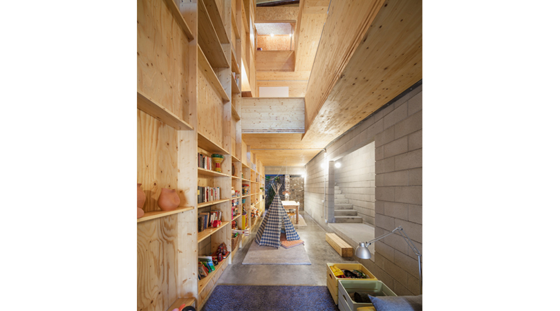 Casa entre mitgeres | Premis FAD 2015 | Arquitectura