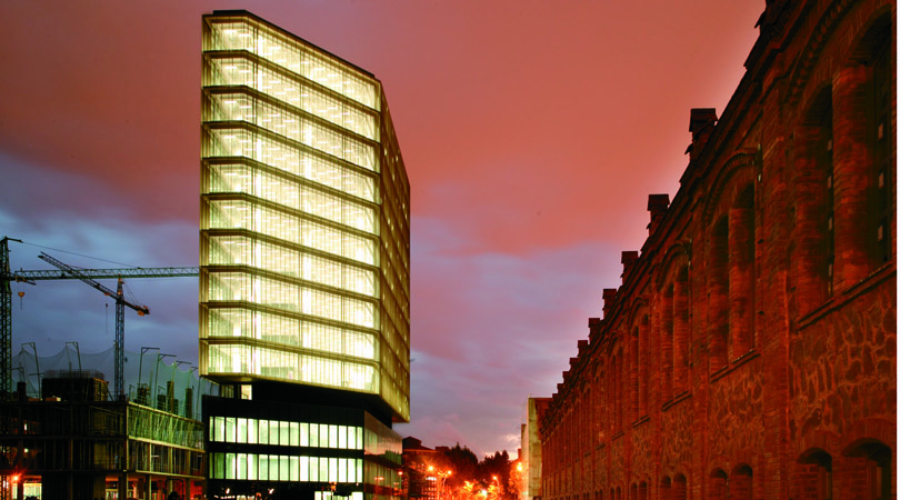 Indra. edifici corporatiu al sector 22@. barcelona | Premis FAD 2007 | Arquitectura