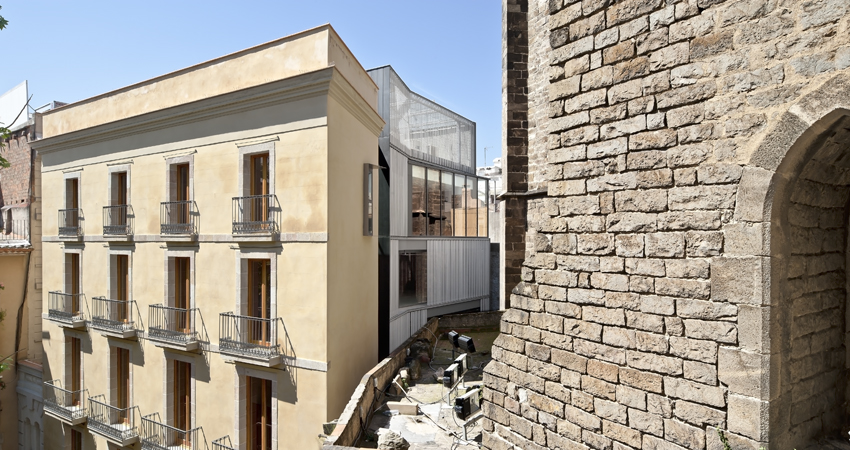 Ludoteca i Centre de Recursos Educatius a la placeta del Pi de Barcelona