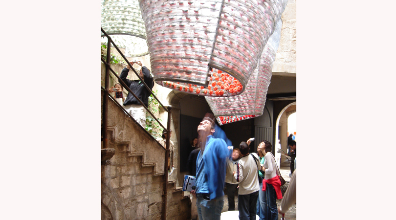 INTERVENCIÓ AL PATI CASA SAMBOLA. TEMPS DE FLORS